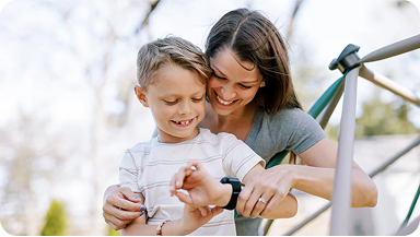 Parent monitoring child location map via smartphone app