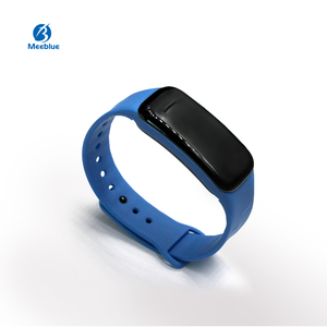 Meeblue Programmable Bluetooth Vibrating tracking bracelet 70m Long Distance signal
